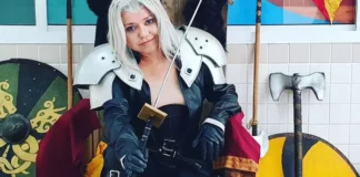 Entrevistando Cosplayers: Maria Helena Pires Maria Helena caracterizada como Sephiroth