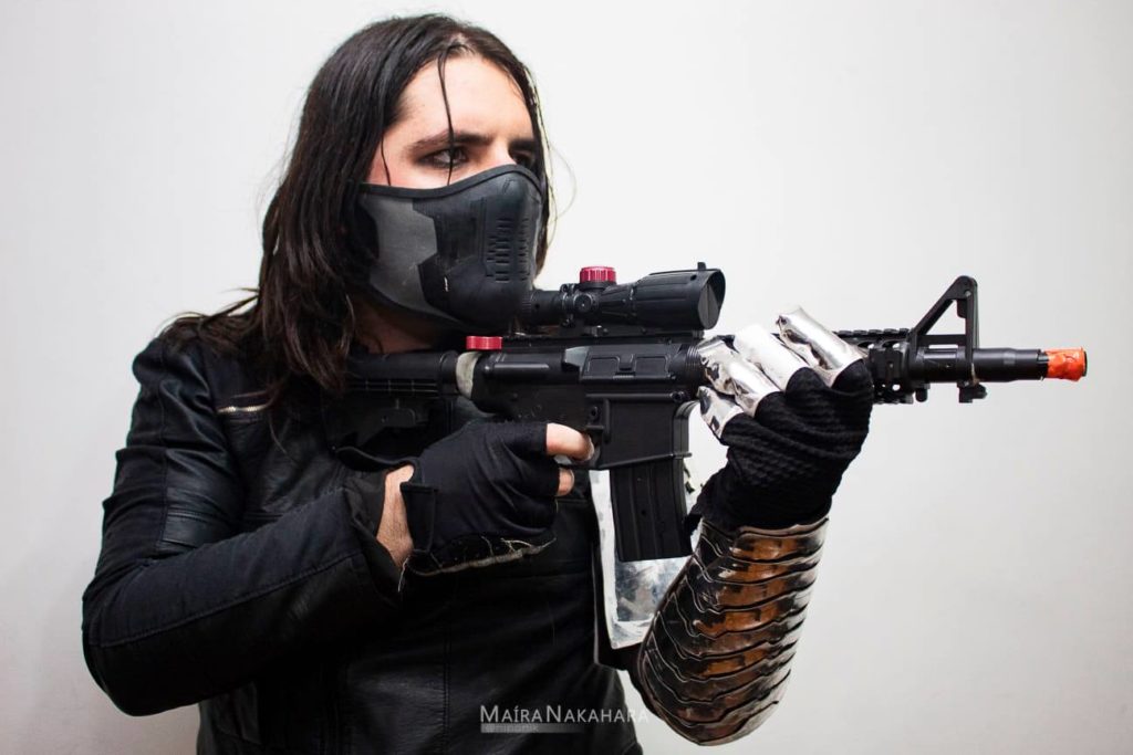 Caio Gaona com o cosplay Soldado Invernal