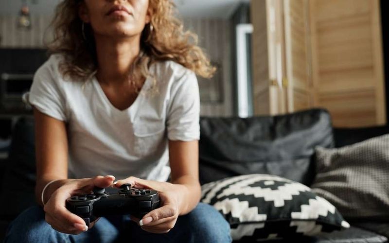 Mulheres são maioria entre o público de gamers no Brasil, segundo pesquisa. Foto: Pexels/Divulgação.