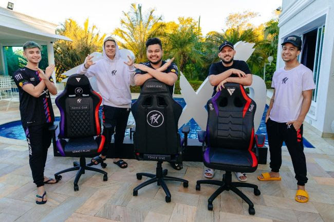 Force One lança linha exclusiva de cadeiras gamer do Fluxo