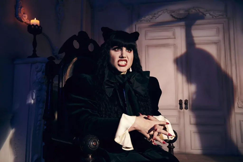 WHAT WE DO IN THE SHADOWS