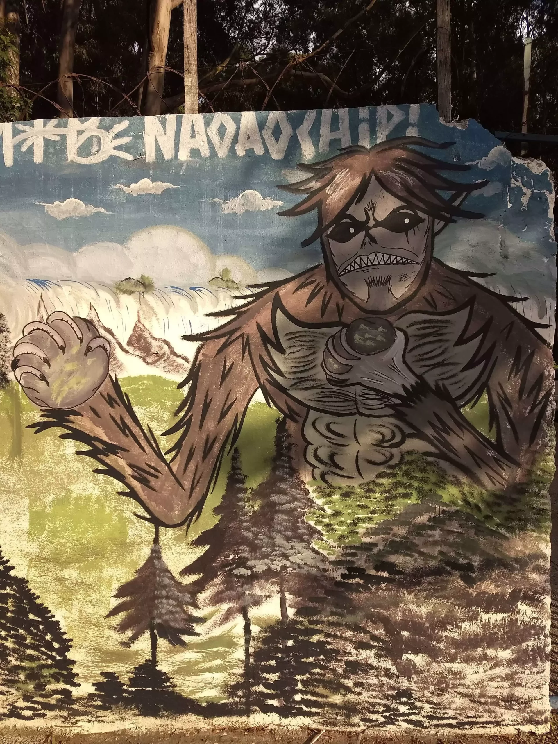 graffiti de titã bestial de shingeki no kyojin em heliópolis