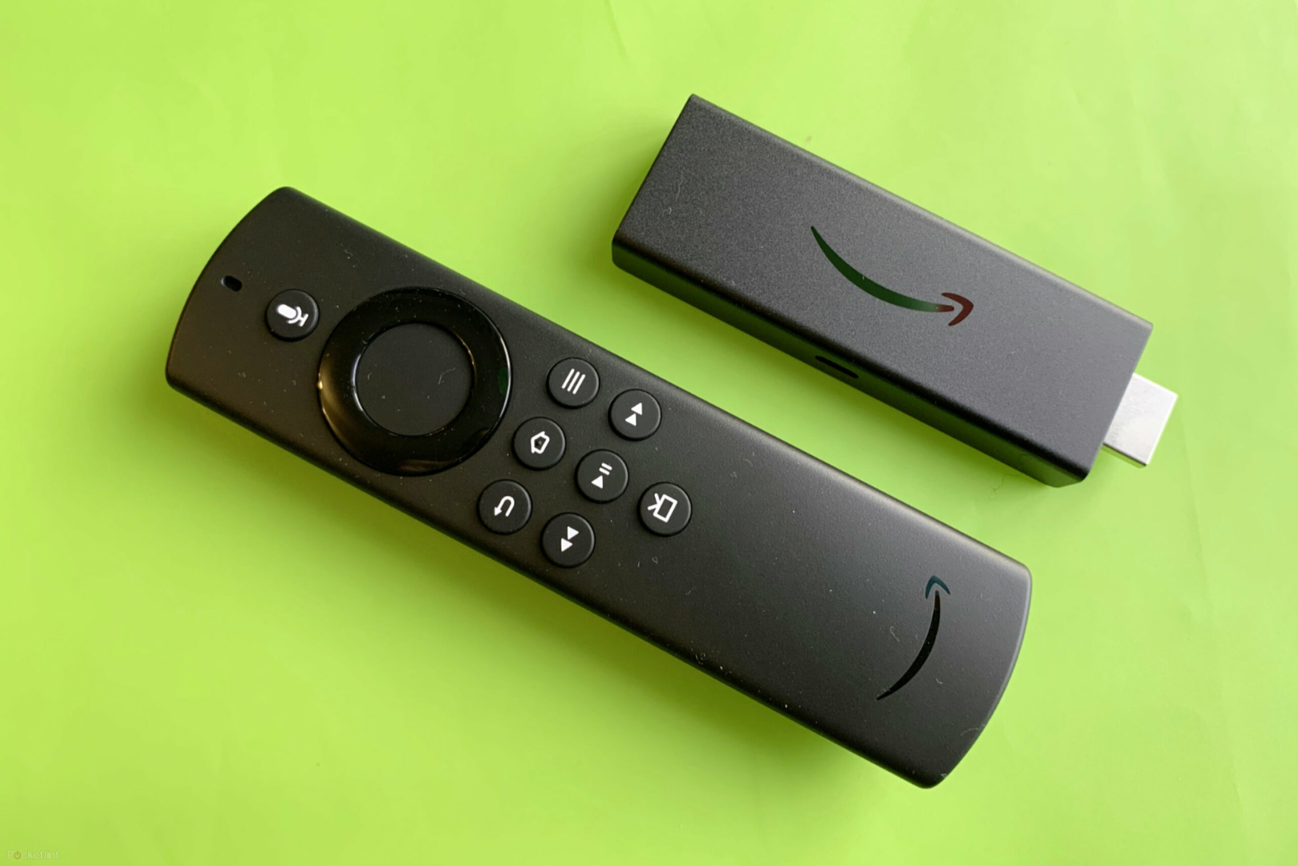 Fire TV Stick Lite: mais rápido e com botão Alexa no