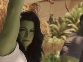 Mark Ruffalo como Hulk e Tatiana Maslany como Mulher Hulk em Mulher-Hulk: Defensora de Heróis (Imagem: Marvel)