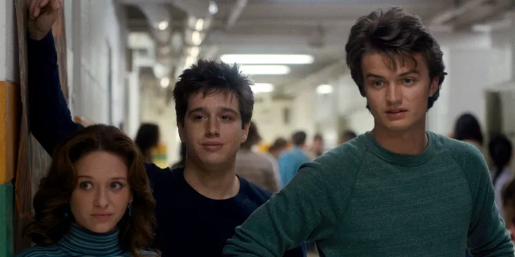 Tommy, Carol e Steve em Stranger Things 1 (Reprodução: Stranger Things/Netflix)