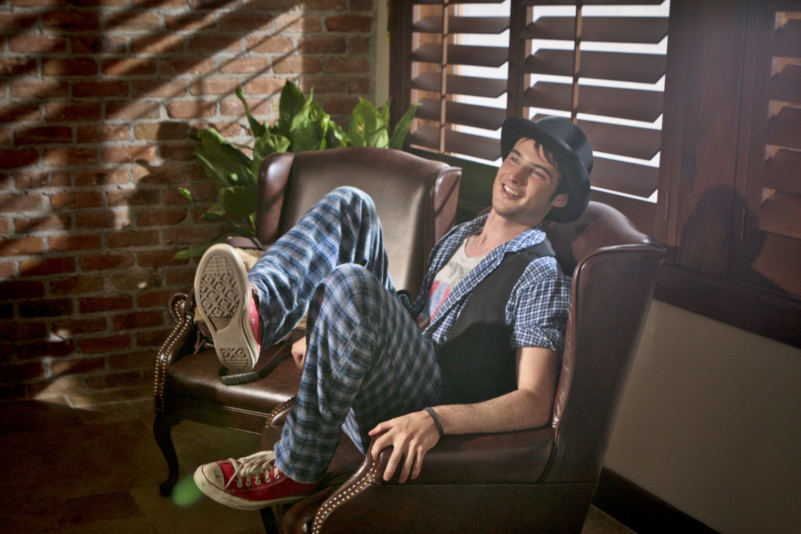 Tom Sturridge em Esperar para Sempre (2010). (Fonte: Adoro Cinema / Copyright capelight pictures)