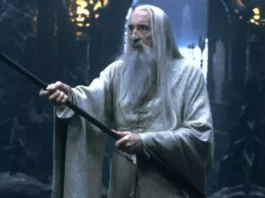Christopher Lee como Saruman em Senhor dos Anéis