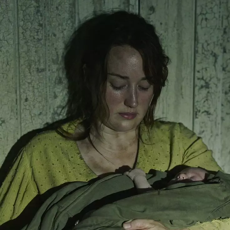 Ashley Johnson como Anna Williams