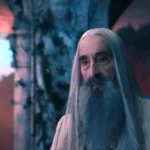 Saruman destruiria a Terra-Média em posse do Um Anel Christopher Lee como Saruman em Senhor dos Anéis
