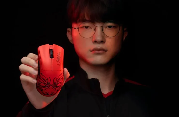 o novo Razer DeathAdder V3 Pro Faker Edition