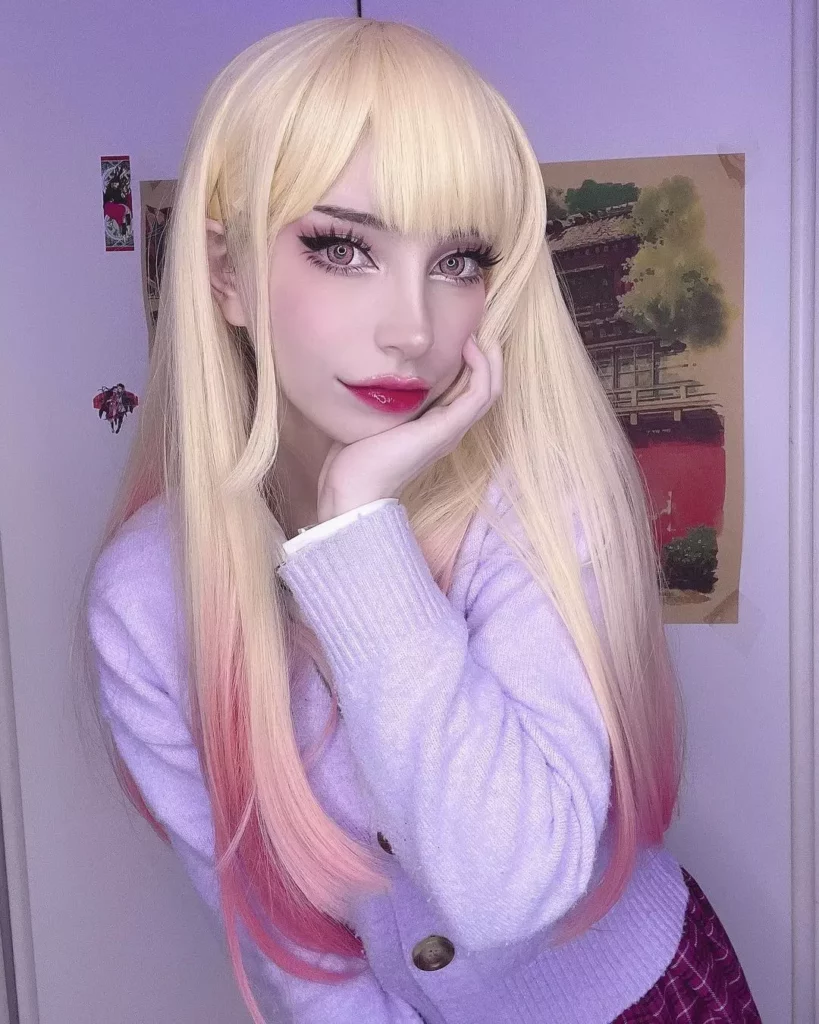 Cosplayer Hitomi se transforma em Marin Kitanawa