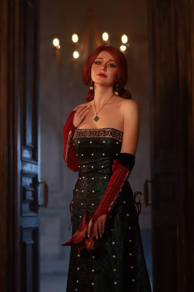 Vicktorie encanta com cosplay de Triss Merigold