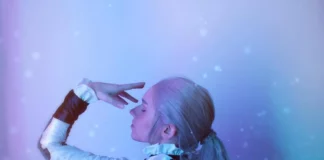 EmisCosplayCorner surpreende com incrível cosplay de Victor Nikiforov, de Yuri!!! on Ice EmisCosplayCorner surpreende com cosplay de Victor Nikiforov