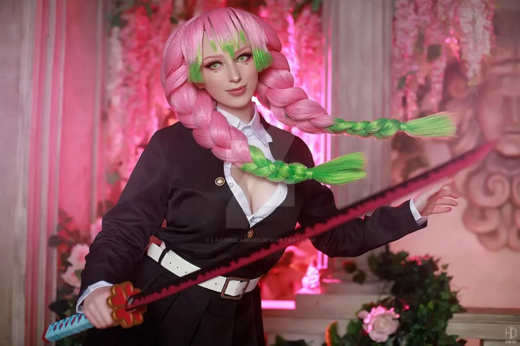 Cosplayer LadyMelamor1 recria o visual encantador da Mitsuri Kanroji