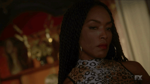 Angela Bassett como Marie Laveau em American Horror Story: Coven