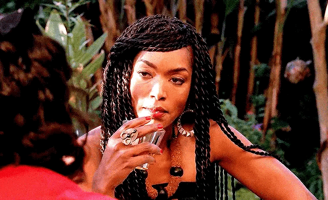 Angela Bassett como Marie Laveau em American Horror Story: Coven