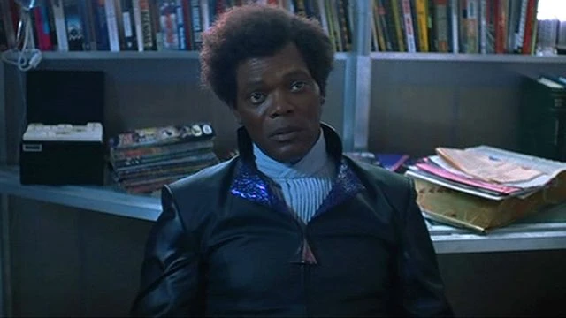 Samuel L. Jackson como Elijah Price (ou MS. Glass) da trilogia Unbreakable