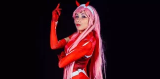 Sara Toushiro encanta com cosplay de Zero Two Sara Toushiro encanta com cosplay de Zero Two