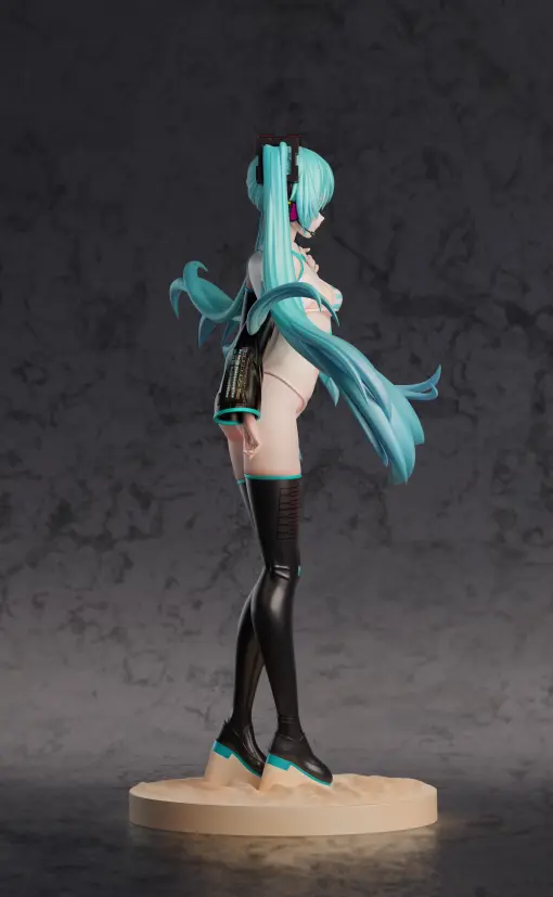 Hatsune Miku Figure +18