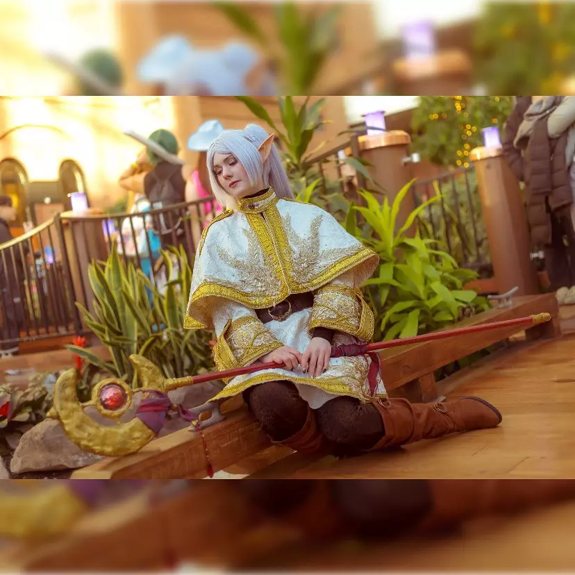 Ace encanta fãs com o cosplay da icônica elfa Frieren