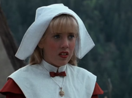 Mercedes McNab como a personagem Amanda Buckman, em Família Addams 2 (1993)