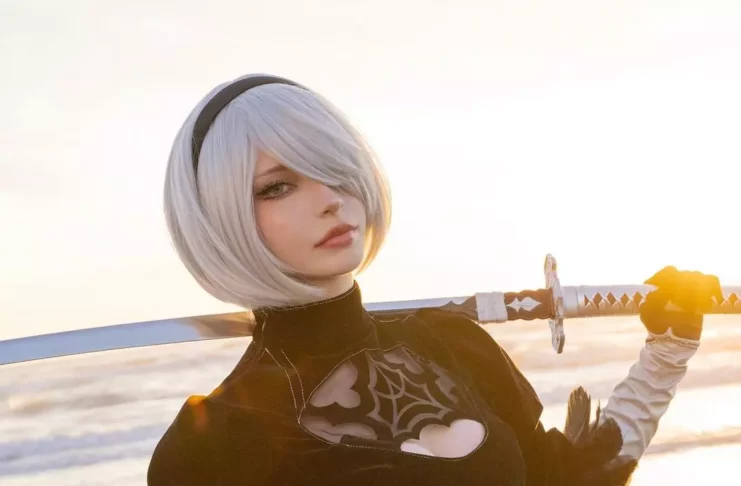 Cosplayer Hitomi se transforma em uma impressionante de 2b de Nier Automata