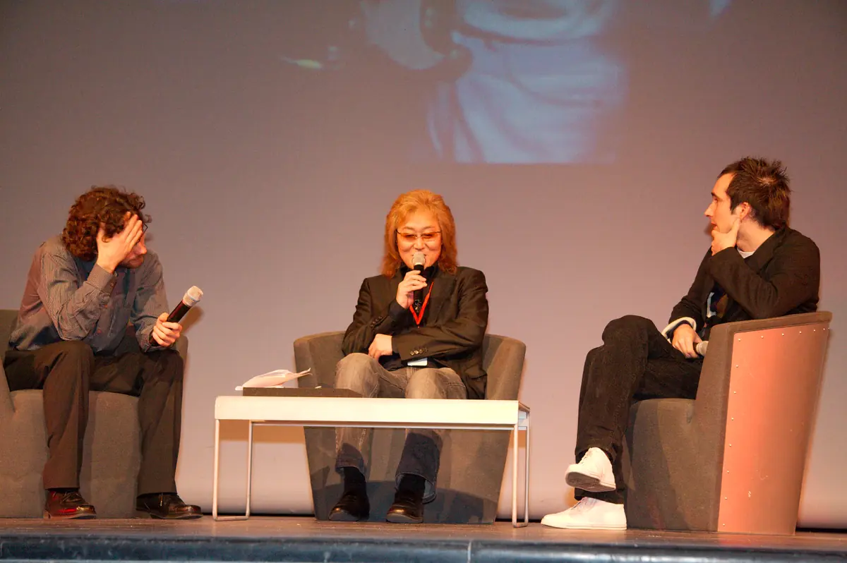 O compositor Kenji Kawai, autor da trilha de Ghost in the Shell, em evento
