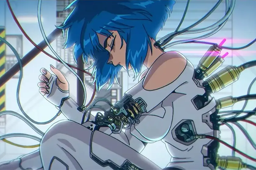 Motoko Kusanagi sendo montada com cabos em Ghost in the Shell 2026